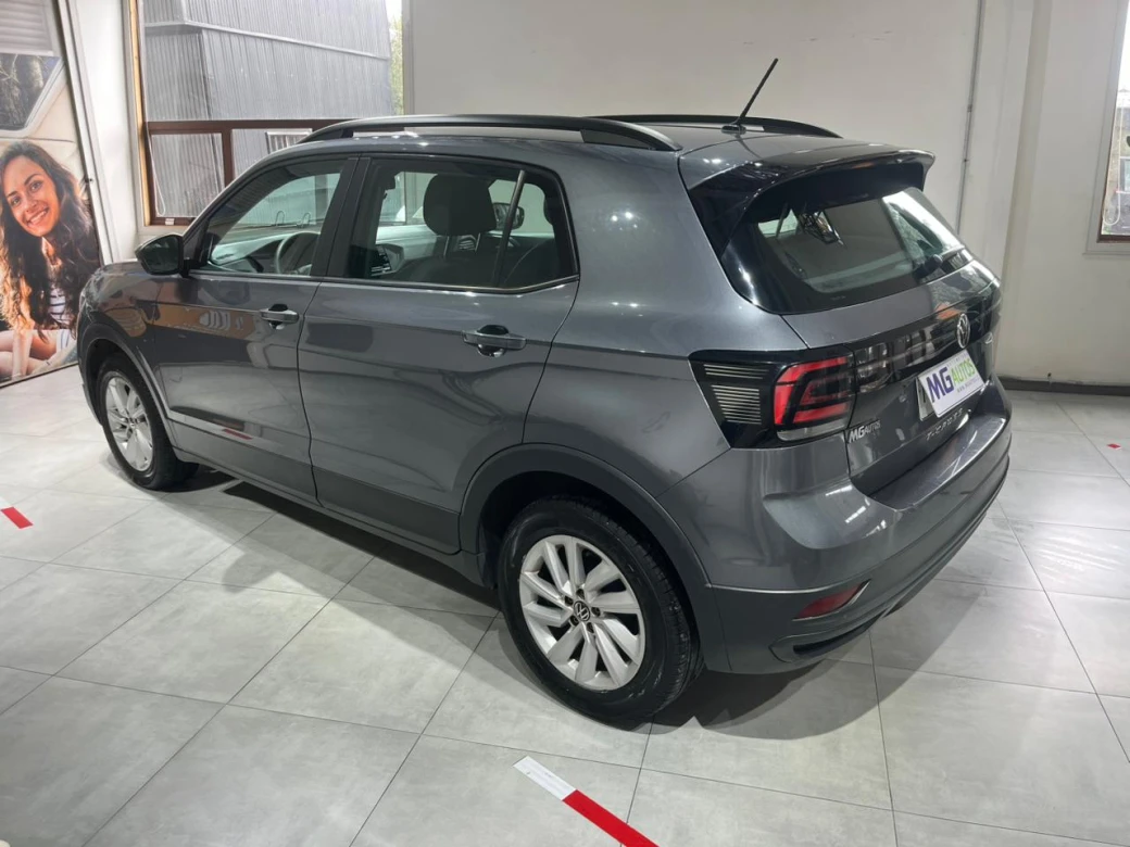imagen 0 de vehiculo con id 2140